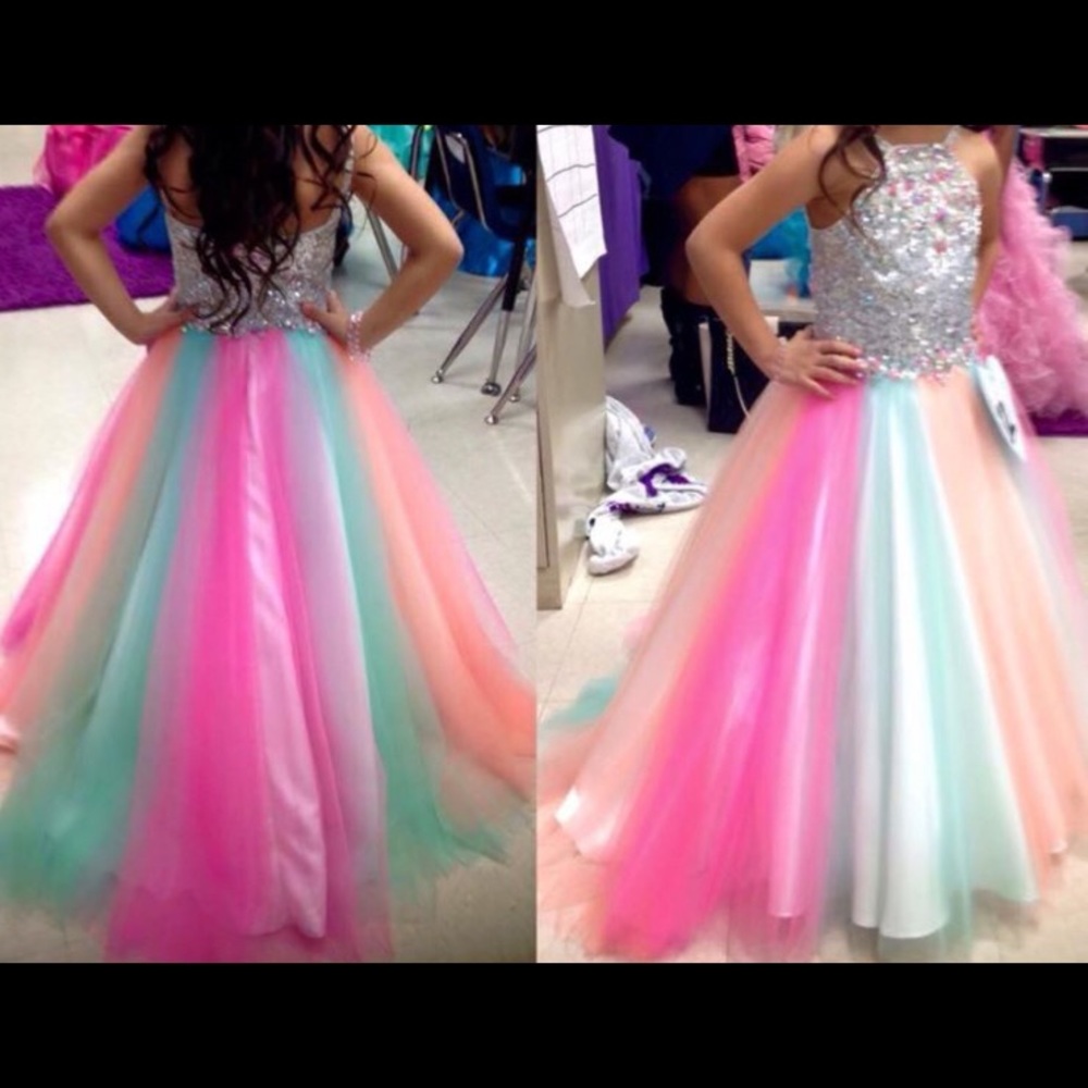 Beautiful girls Rainbow pageant dress Sz 2